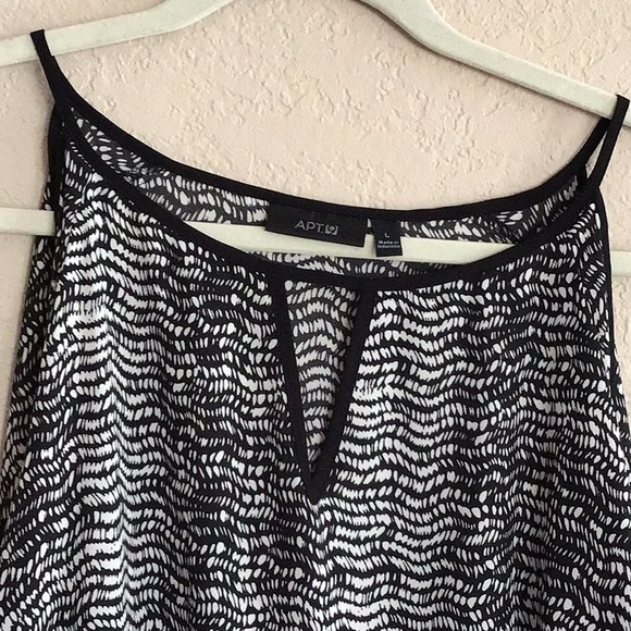 CUTE BLK/WHITE patterned non-stretch halter style layering top, Large - Picture 3 of 4